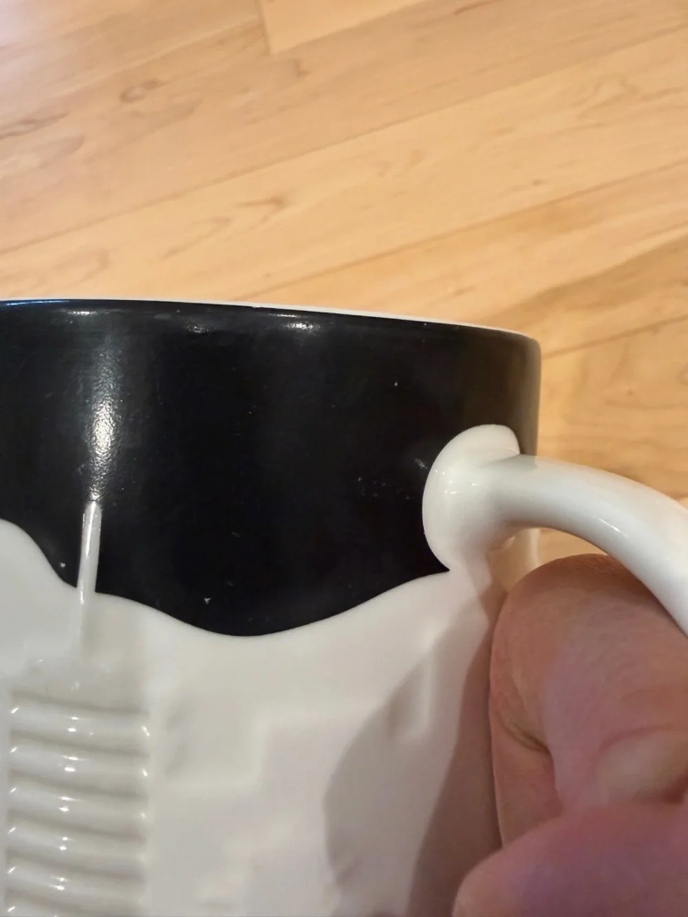 Starbucks Los Angeles Ceramic Mug - Black and White with Red Accent - Picture 4 of 5